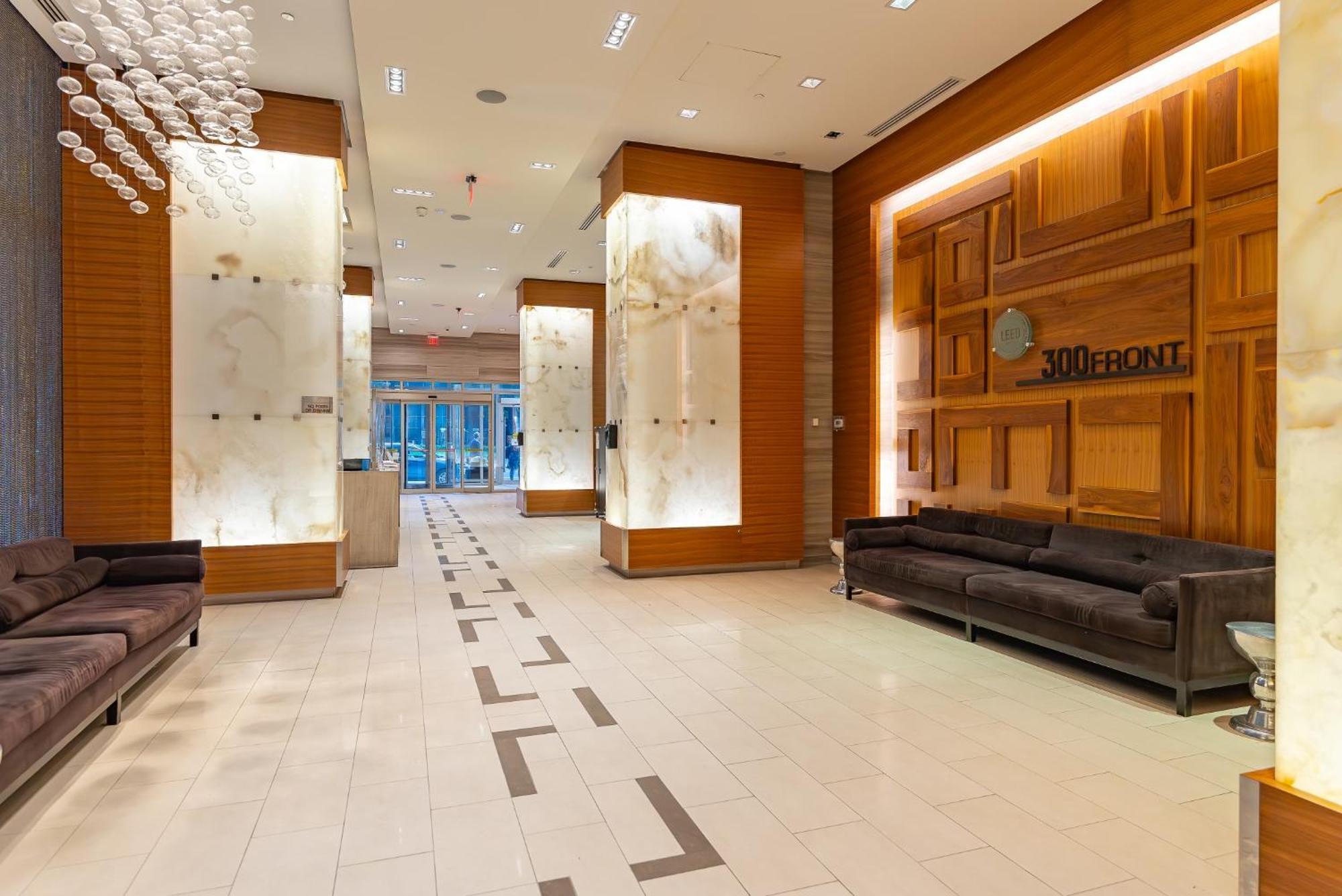 Апартаменты 2Br 2Bth Apt-Rogers Center-Cn Tower-Free Parking Торонто Экстерьер фото